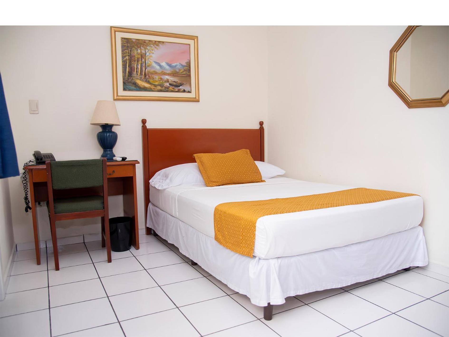 Hotel Villa Serena San Benito Сан Салвадор Екстериор снимка